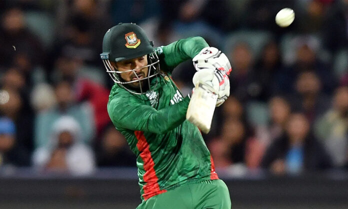 news-3 Shakib Al Hasan, the captain of Bangladesh, engaged in a lengthy conversation with a reporter during the press conference following his team's loss to India in the T20 World Cup 2022 Group 2 m